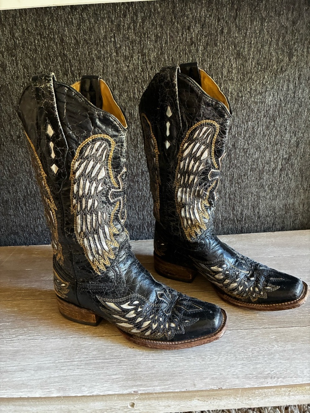 Corral Women's Black Wing And Cross Distressed Embroidered Heeled Western Boots